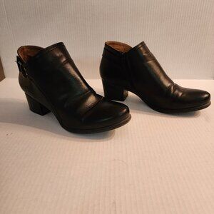 Natural Soul Women's Black Leather Ankle Bootie